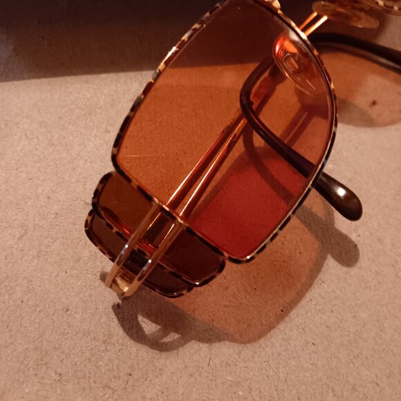 Bevel Women's Geometric Tortoise Shell Gold Tone SUN GLASSES - Picture 3 of 6